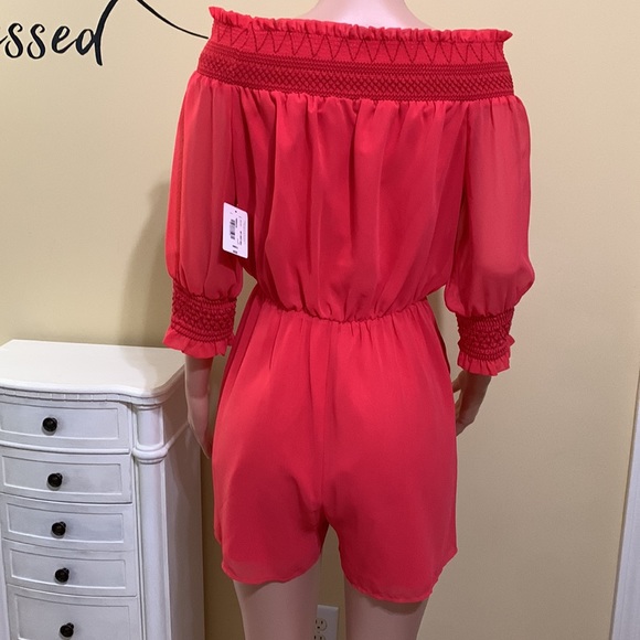 🌹Belle Sky Ruffled Off-Shoulder Rumper - Picture 5 of 6